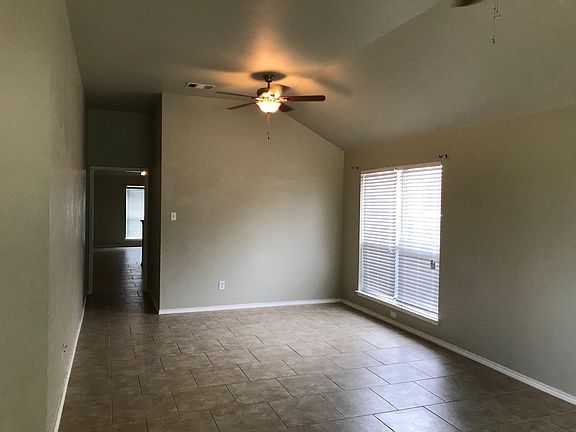 3rd image of 713 Cooper Ln