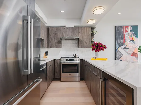 328 Grand St APT 6A, New York, NY 10002