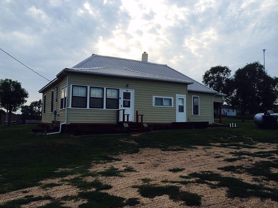1st image of 102 N Dakota Ave