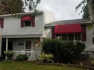 7408 Oakpost Rd, Liverpool, NY 13088