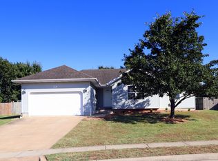 606 S Ashwood Ct, Nixa, MO 65714