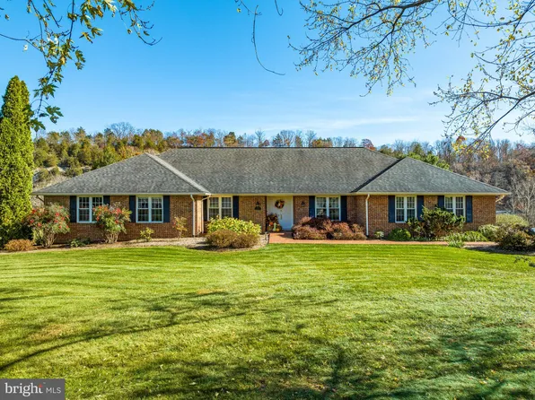 819 Battlefield Bluff Dr, New Market, VA 22844
