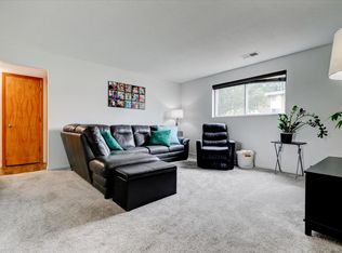 4213 62nd St APT 2, Urbandale, IA 50322