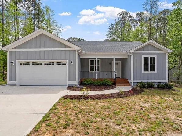 8004 Royal Dr, Sanford, NC 27332