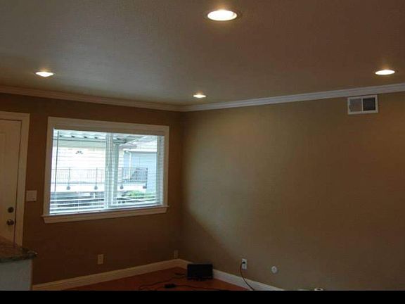 4th image of 202 Coy Dr APT 4