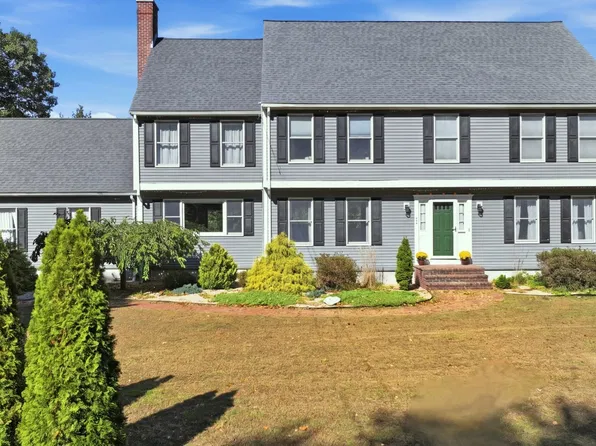 32 Butch Songin Cir, South Walpole, MA 02071