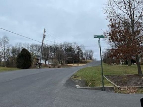 Exterior Neighborhood (street photo)