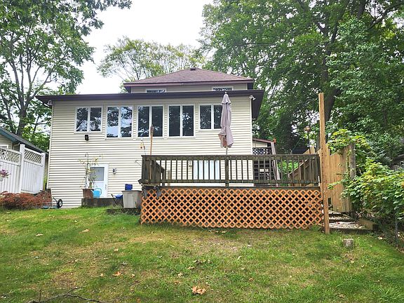 3rd image of 927 Beechwood Dr