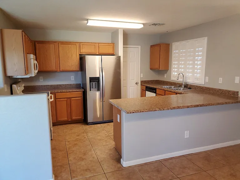 36521 W San Pedro Dr — Photo 11