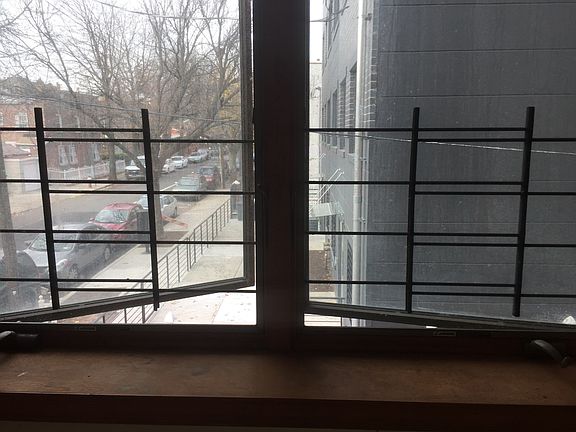 5th image of 544 Brooklyn Ave