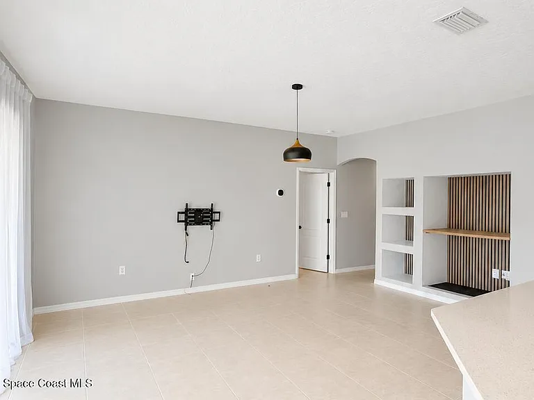 781 Glen Abbey Way — Photo 10