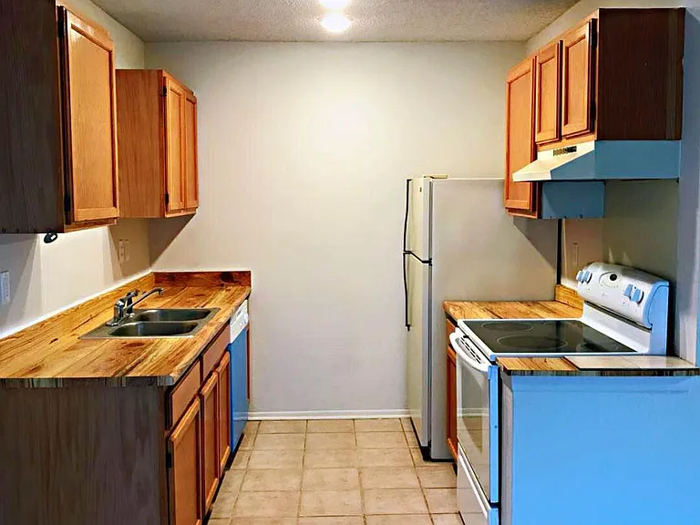 6818 Arbor Springs Dr — Photo 12