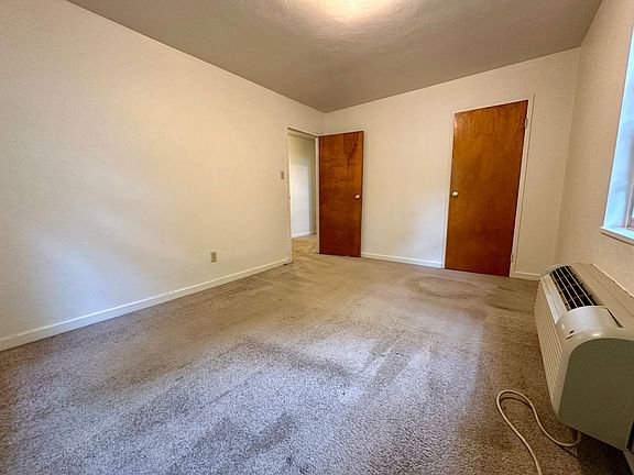 4th image of 400 4th St APT 12