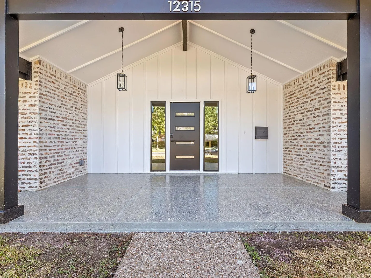 3 bed, 2.5 bath, 1863 sqft, $6,300 — Photo 1