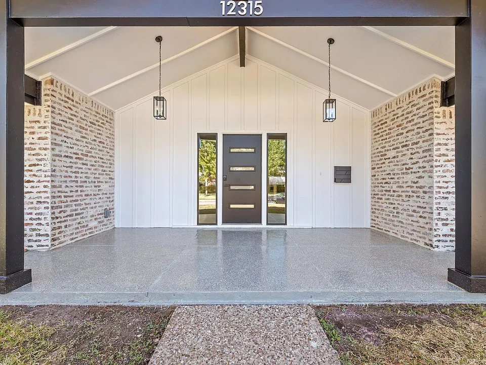 12315 Barryknoll Ln