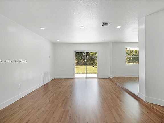 5th image of 570 NW 202nd Ter