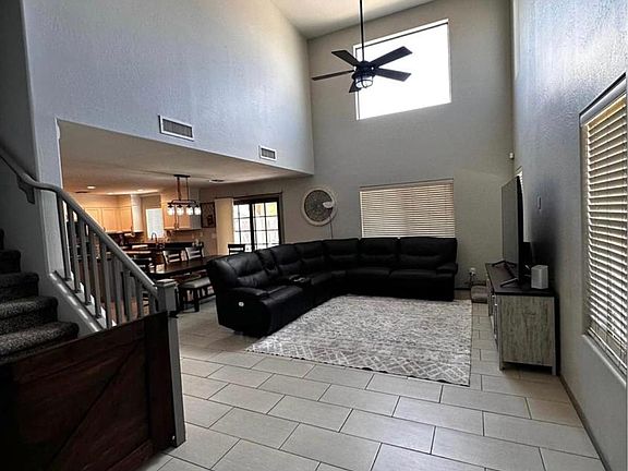 2nd image of 1154 W Vineyard Plains Dr