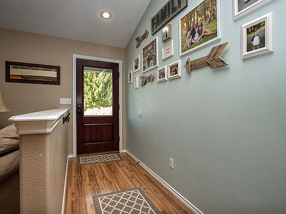 2nd image of 2511 Foxfire Ln