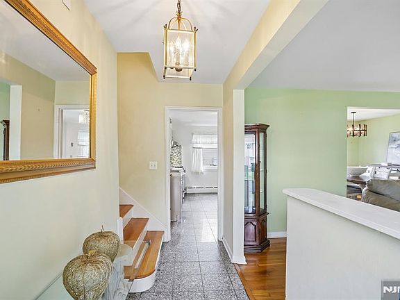 3rd image of 145 Sutton Place