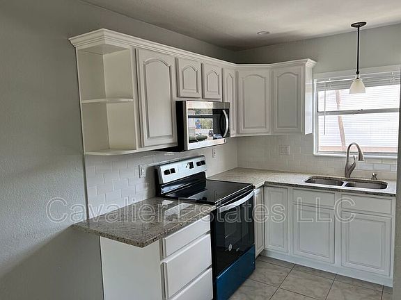4th image of 7210 N Manhattan Ave APT 2121
