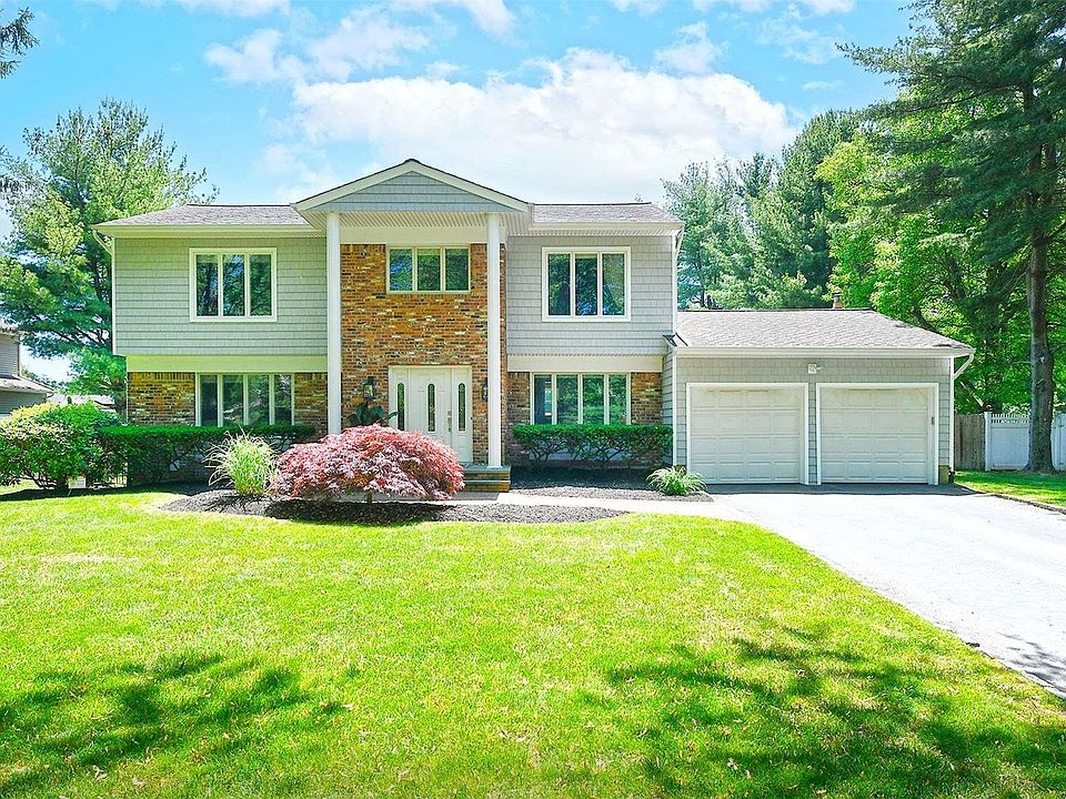 1st image of 4 Farm Hollow Court