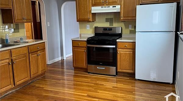 1st image of 98 Winter St #2