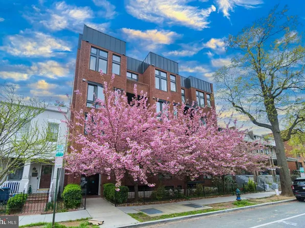 245 15th St SE APT 403, Washington, DC 20003