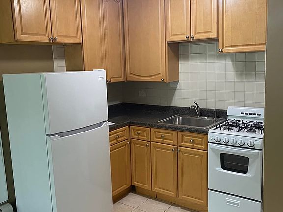 5th image of 5975 N Odell Ave Unit 2E