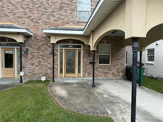 4 bed, 2.0 bath, 1850 sqft, $2,250 — Photo 2