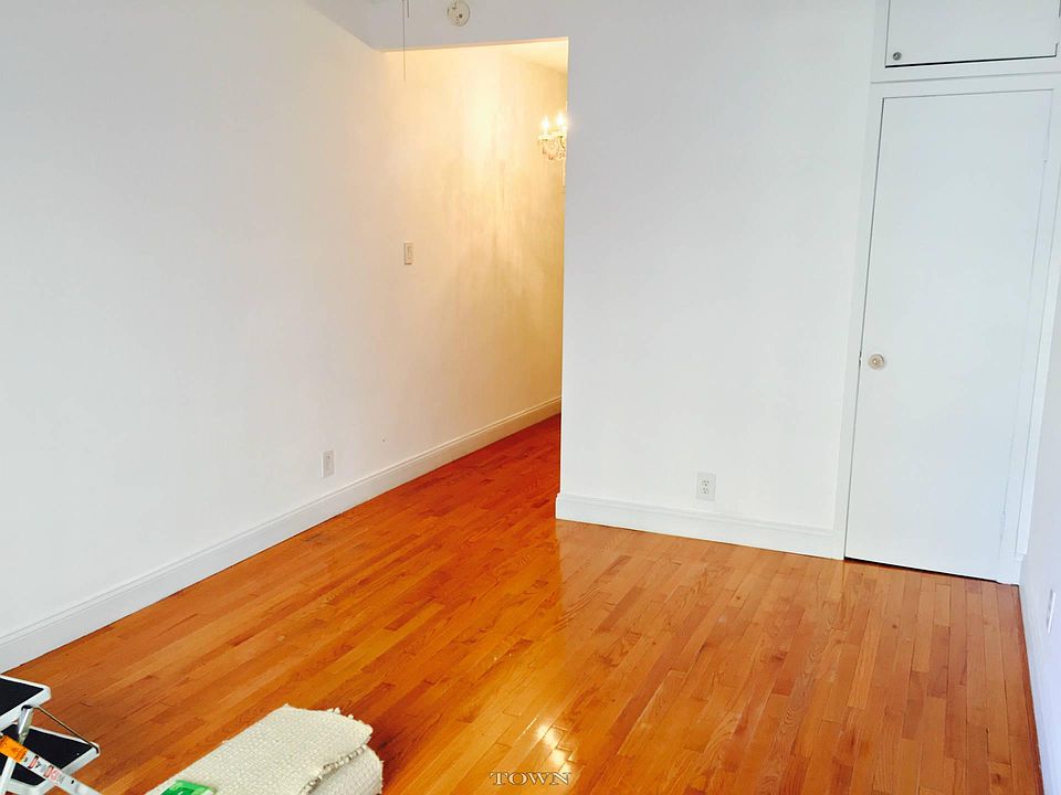 1st image of 312-320 W 23rd St #1D