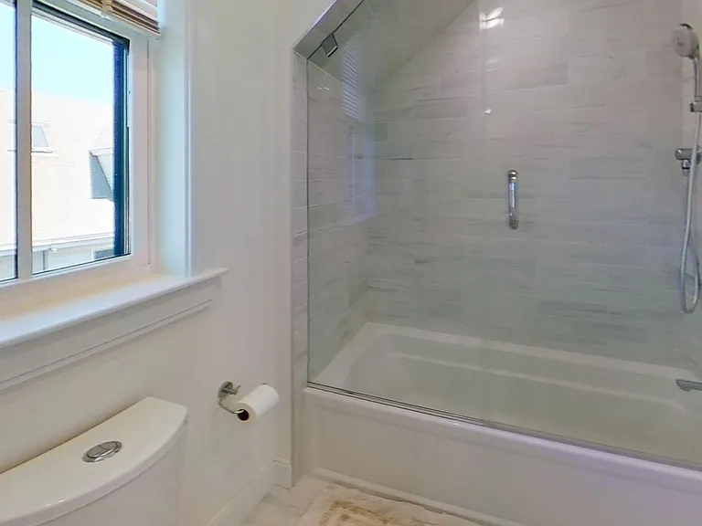 79 Linden St #6 — Photo 7