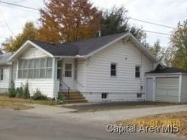 509 N Walnut St, Taylorville, IL 62568