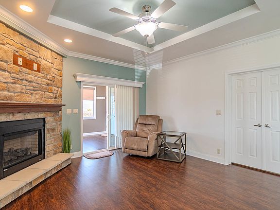 2nd image of 1444 Equestrian Dr
