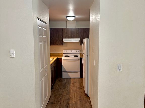 5th image of 901 Progress St #5