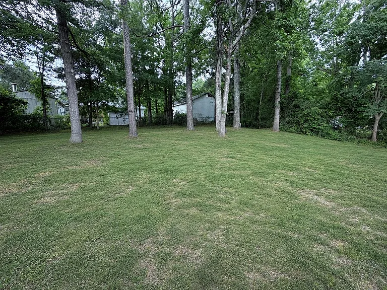 222 McKellar Dr — Photo 5