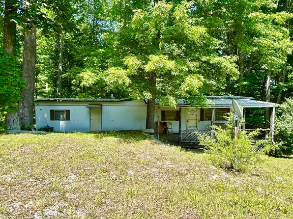 46 Point Dr, Nancy, KY 42544