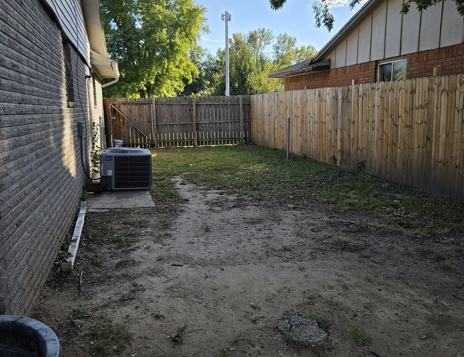 3 bed, 1.5 bath, 1367 sqft, $1,500 — Photo 2