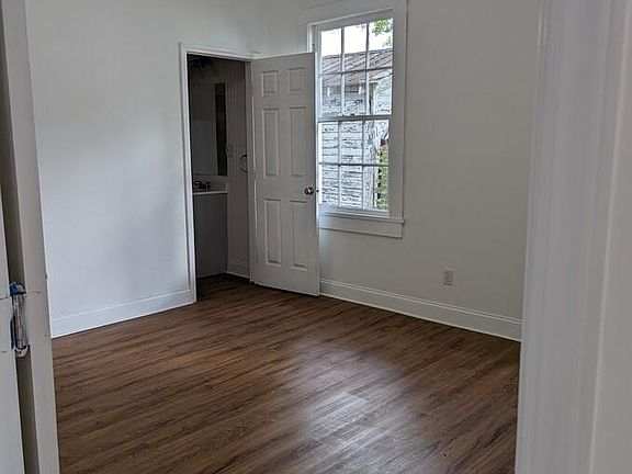 3rd image of 107 S Liberty St