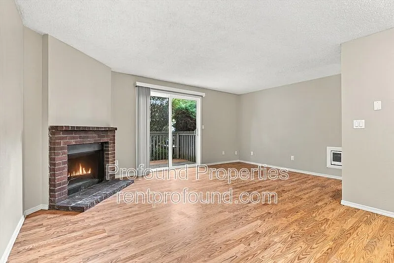 2 bed, 1.0 bath, 767 sqft, $1,525 — Photo 2