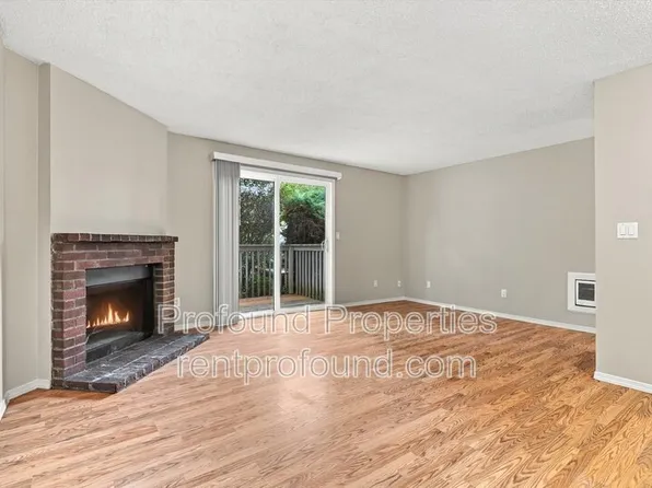 12225 SW Gingham Ln APT A, Beaverton, OR 97008