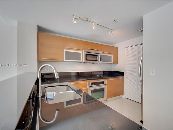 4th image of 244 Biscayne Blvd APT 1207