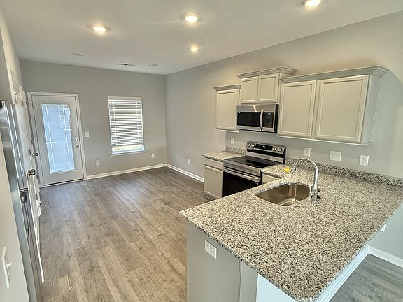 3rd image of 6 Stonehenge Cir Lot 6