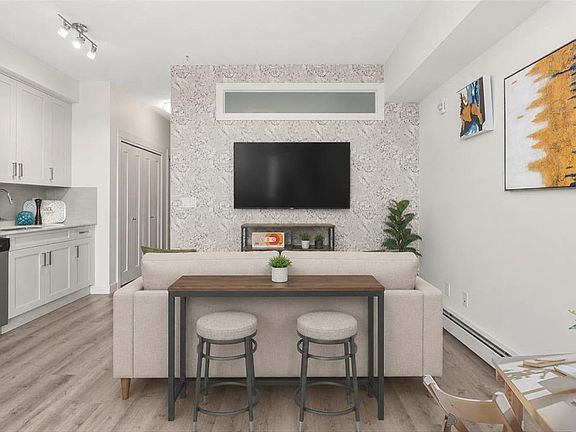 2nd image of 20 E Walgrove Walk SE #408