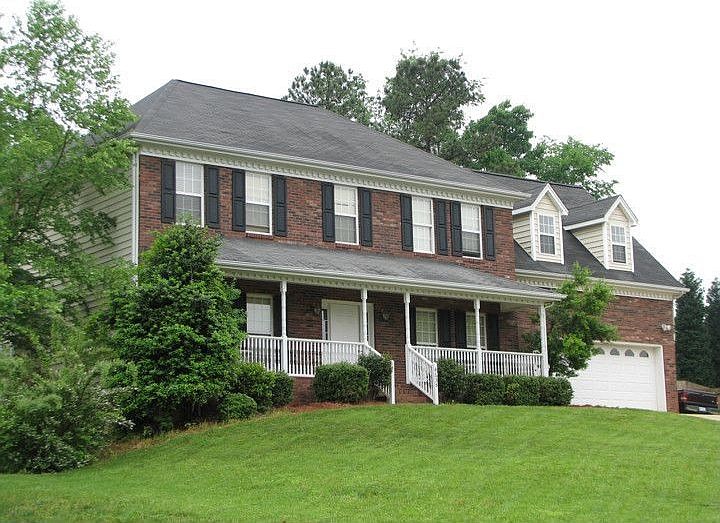 Street view approaching house