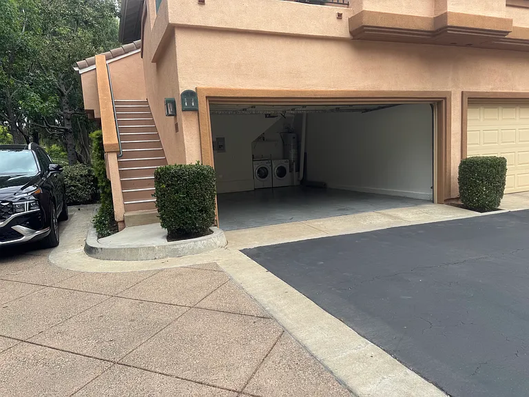2401 Ladrillo Aisle — Photo 20