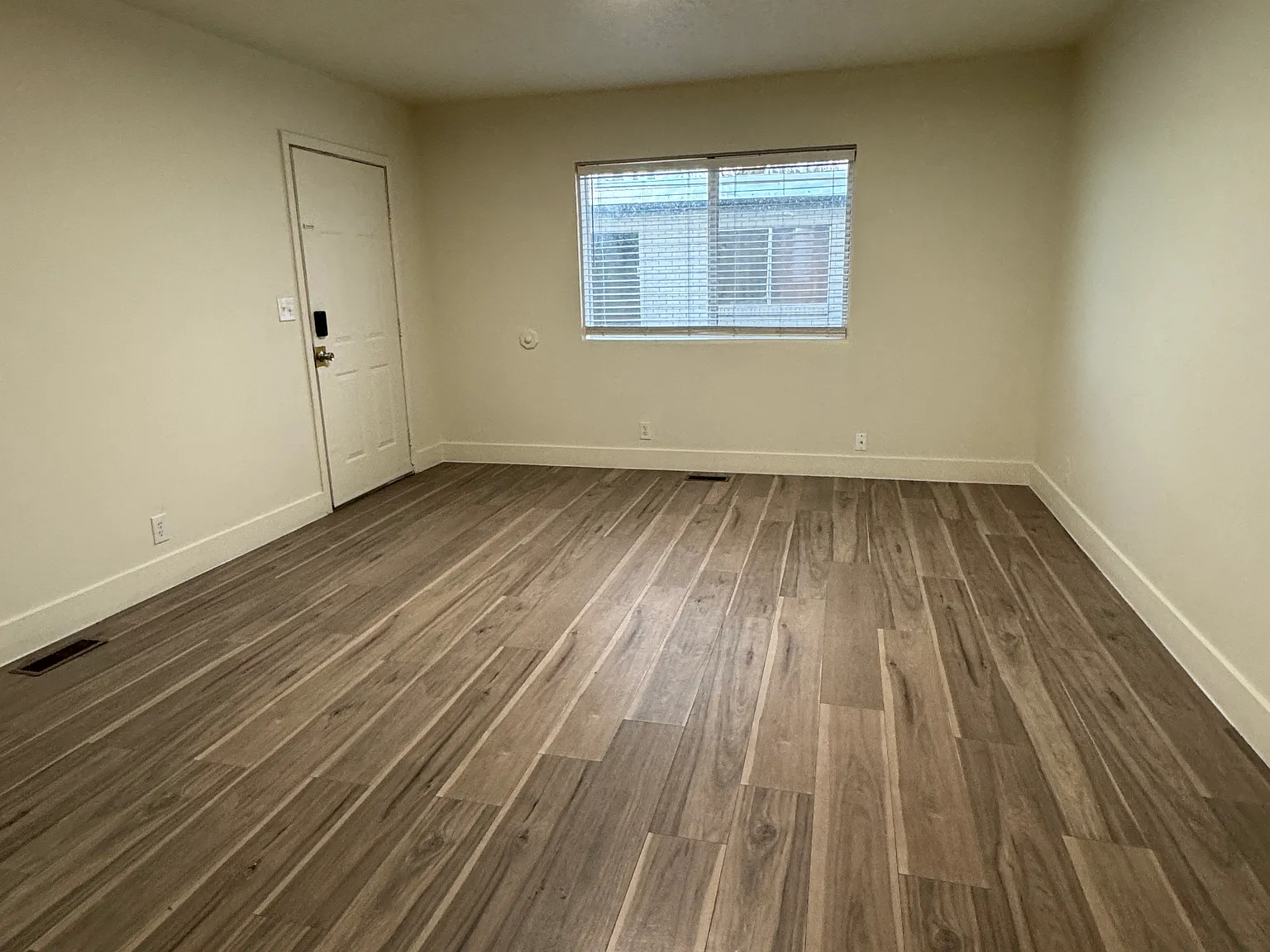 1243 S 300 E — Photo 4