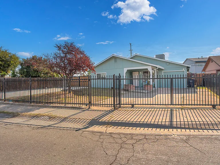 290 Lindley Dr — Photo 14