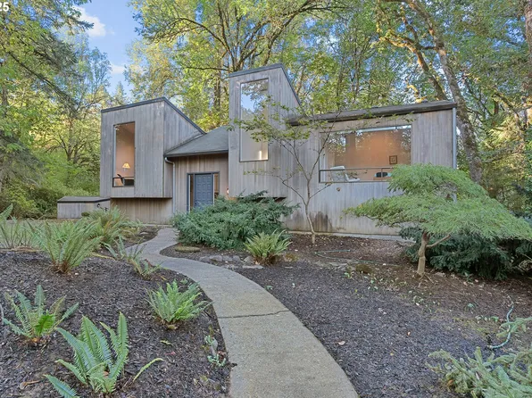 4298 River Rd S, Salem, OR 97302