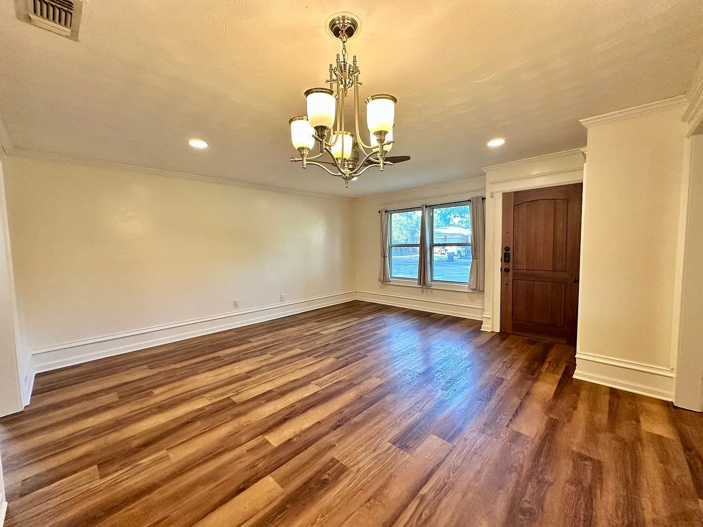 Available Now! Unique 4-Bedroom 2.5-Bath Corner Lot Home with Outdoor Kitchen & Detached Garage — Photo 4