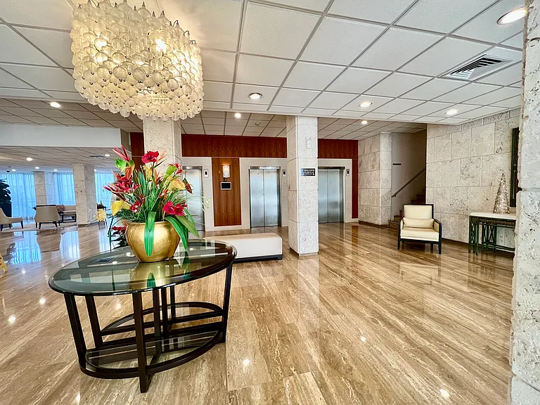 1950 S Ocean Dr #8Q — Photo 39